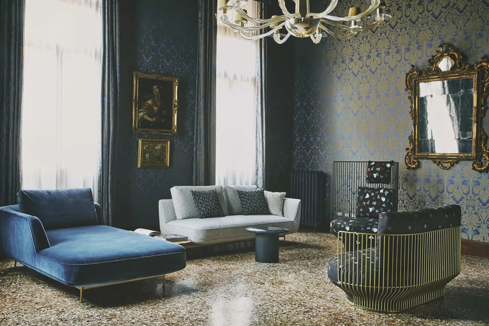 1647778547_csm_Andes_BormioWhite_Velvet_Antrazit_PB_CoriandoliGrandeBlack_PB_Sofa_MessingRubelliZecchinBrown_Antilles_blu_b1738ca8b7